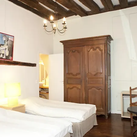 2 * Paris